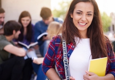 Pensando em investir numa faculdade à venda? Veja 7 dicas para fazer um bom negócio