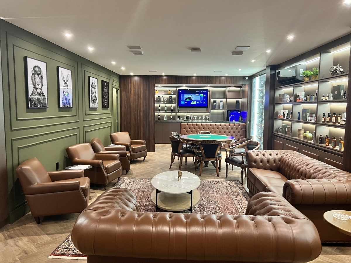 Barbearia & cigar room