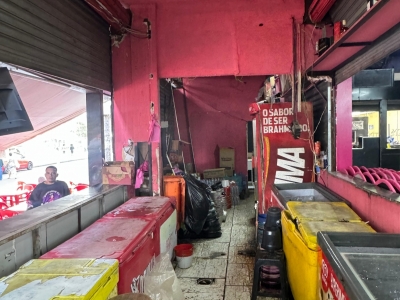 Quiosque em Madureira ao lado do shopping e em frente ao parque 