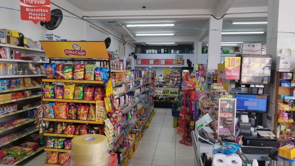 Supermercado à venda