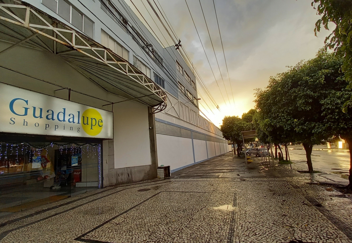 Shopping de pequeno porte em Guadalupe a preço de custo