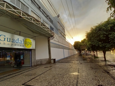 Shopping de pequeno porte em Guadalupe a preço de custo