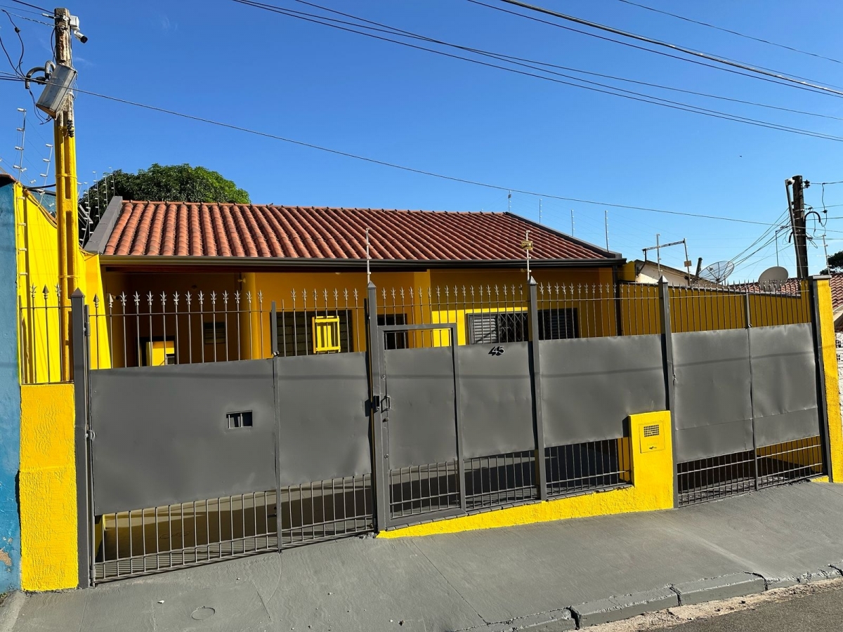 Vendo Hostel em Frente à Faculdade de Medicina S.L.Mandic